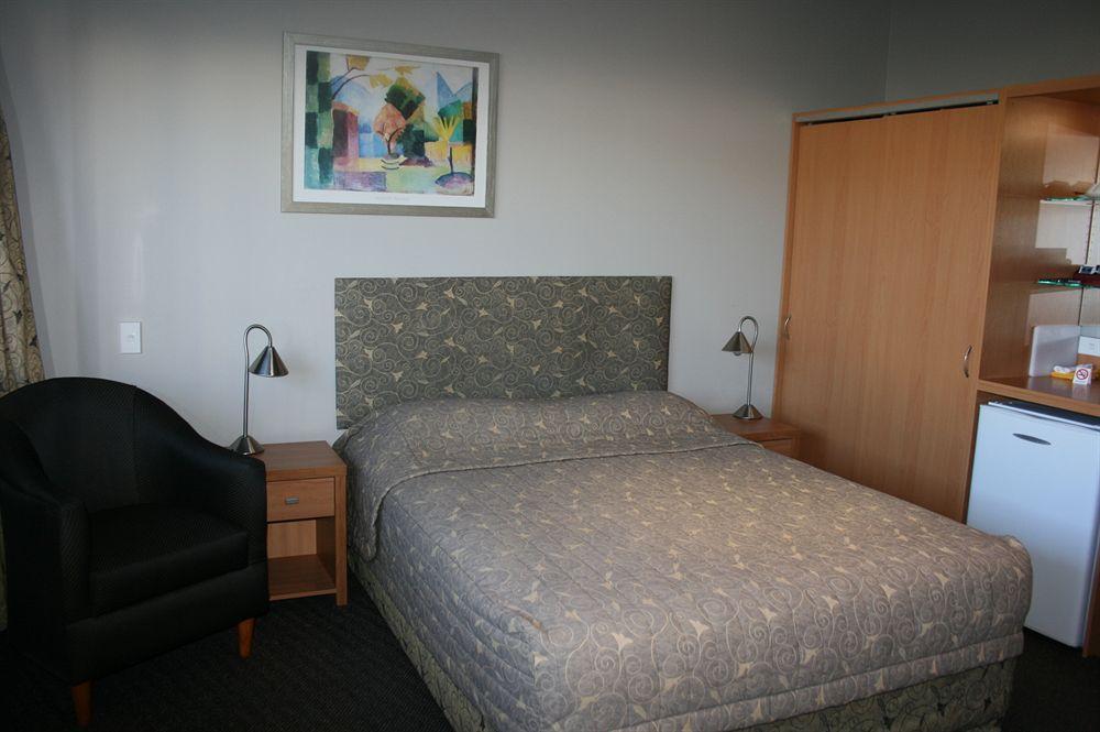 Airport Motor Motel
