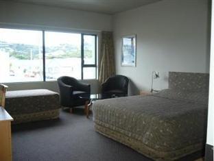 Airport Motor Motel 4*